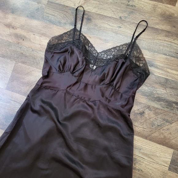 Elegant Black Lace Trim Dress - Picture 3 of 7